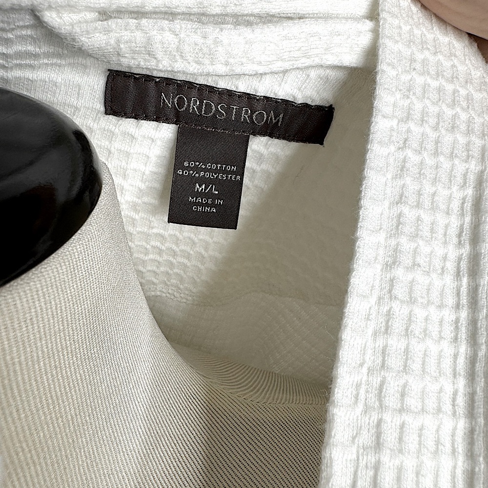 Nordstrom Unisex White Waffle Knit Robe with Black Trim size Med Lrg - Picture 3 of 3